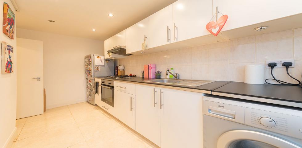 			RECENTLY REFURBISHED , 1 Bedroom, 1 bath, 1 reception Flat			 Sutherland Avenue, MAIDA VALE